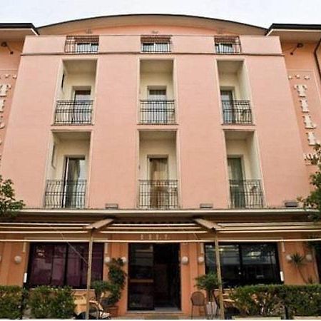Hotel Till ริมินี ภายนอก รูปภาพ