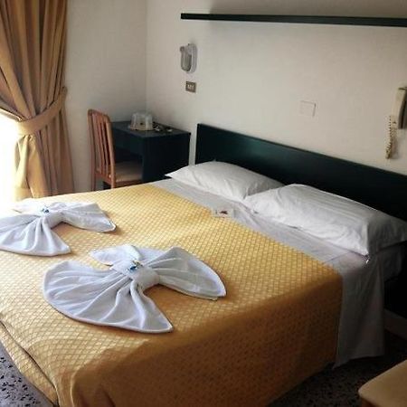 Hotel Till ริมินี ภายนอก รูปภาพ